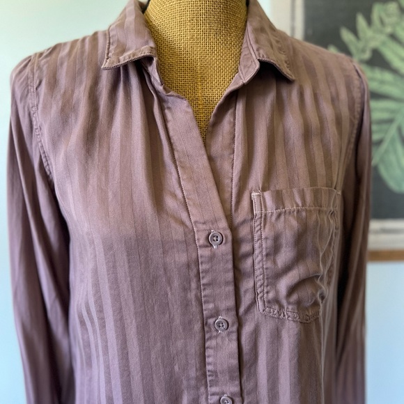 Cloth & Stone Purple Button up Anthropology - Picture 13 of 15